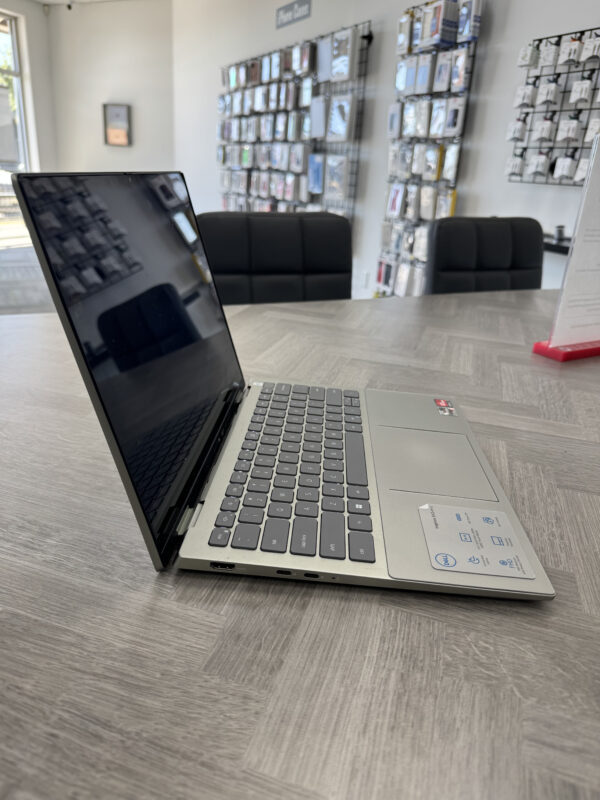 Dell Inspiron 14 - Image 2